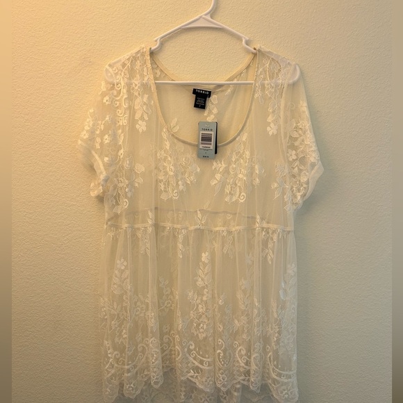 NWT Ivory lace Baby Doll Torrid see through top size 2. - Picture 1 of 5